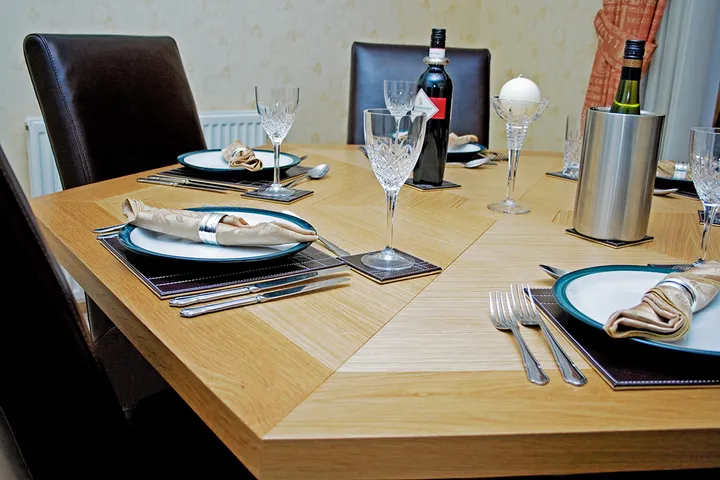 Hexagonal Oak Dining Table – photo 3