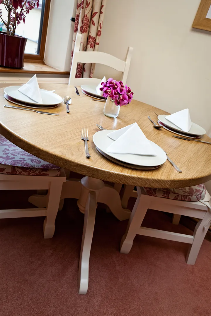 Painted & Oak Pedestal Table – photo 2