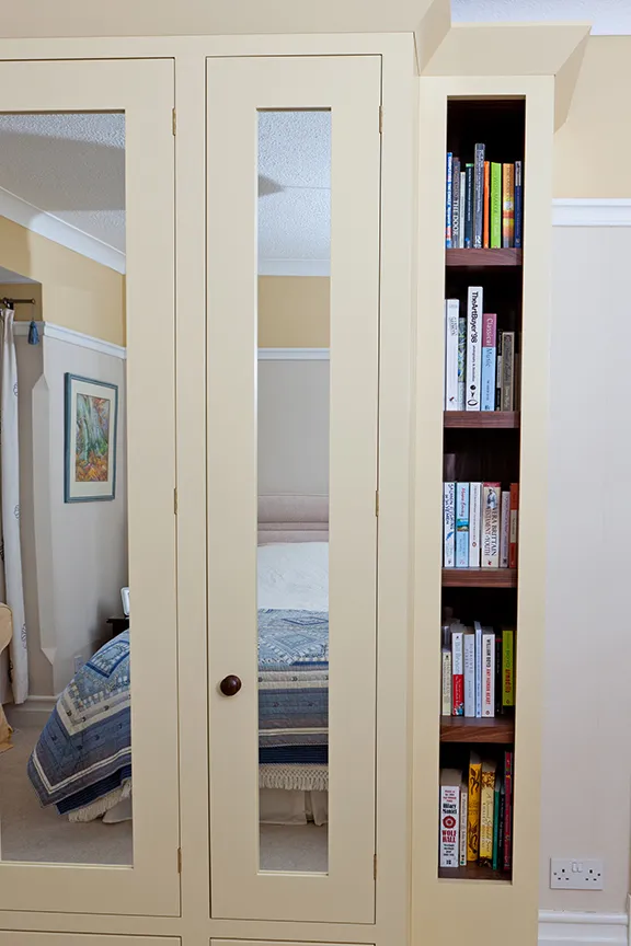 Cream & Walnut Wardrobe – photo 3