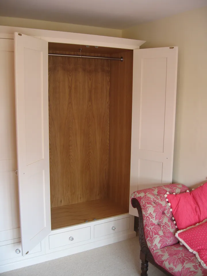 Freestanding Wardrobe – photo 1