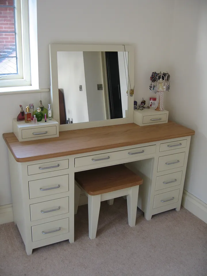 Freestanding Furniture – photo 6
